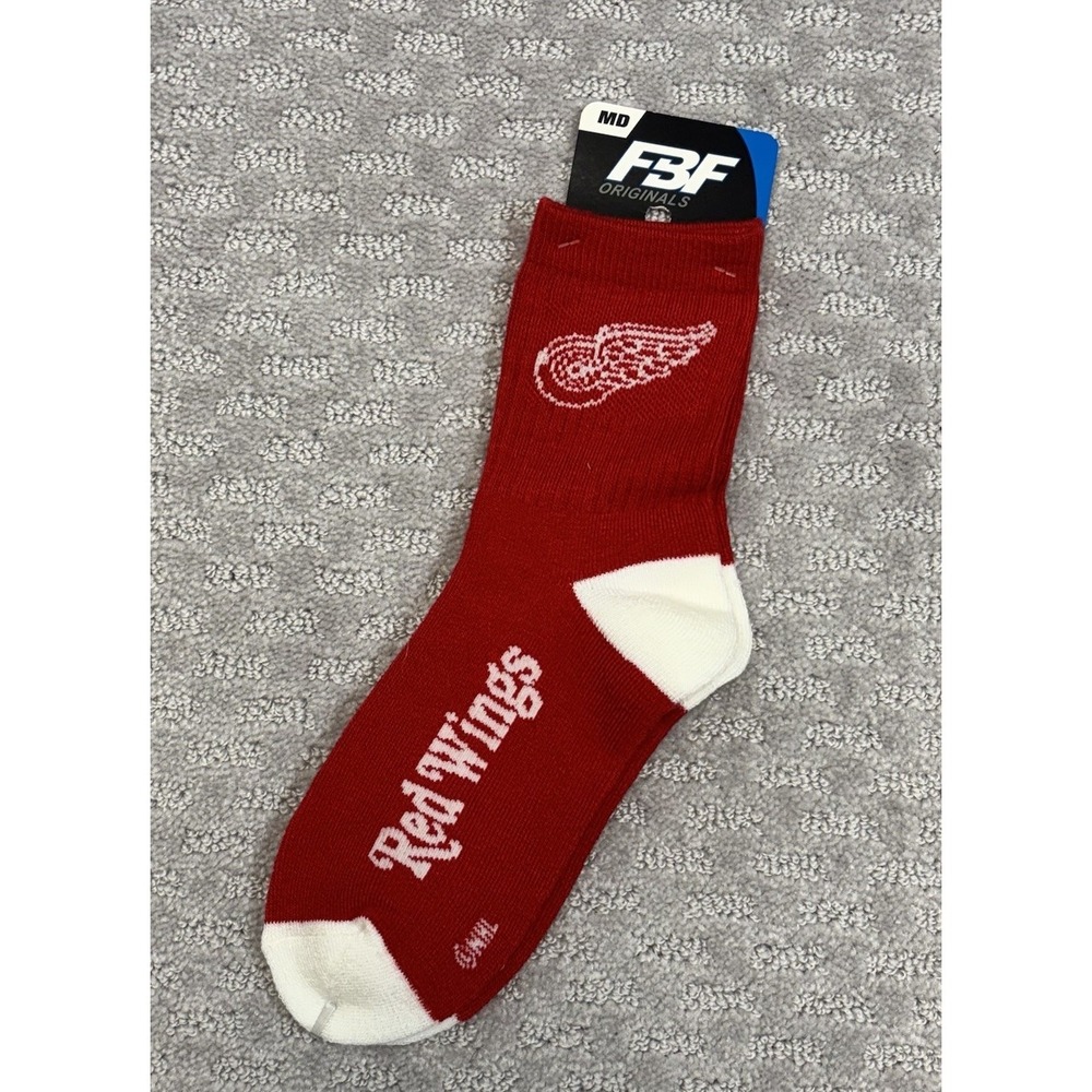 Detroit RED WINGS Crew Socks Men's Size Medium Size 5-10 NHL